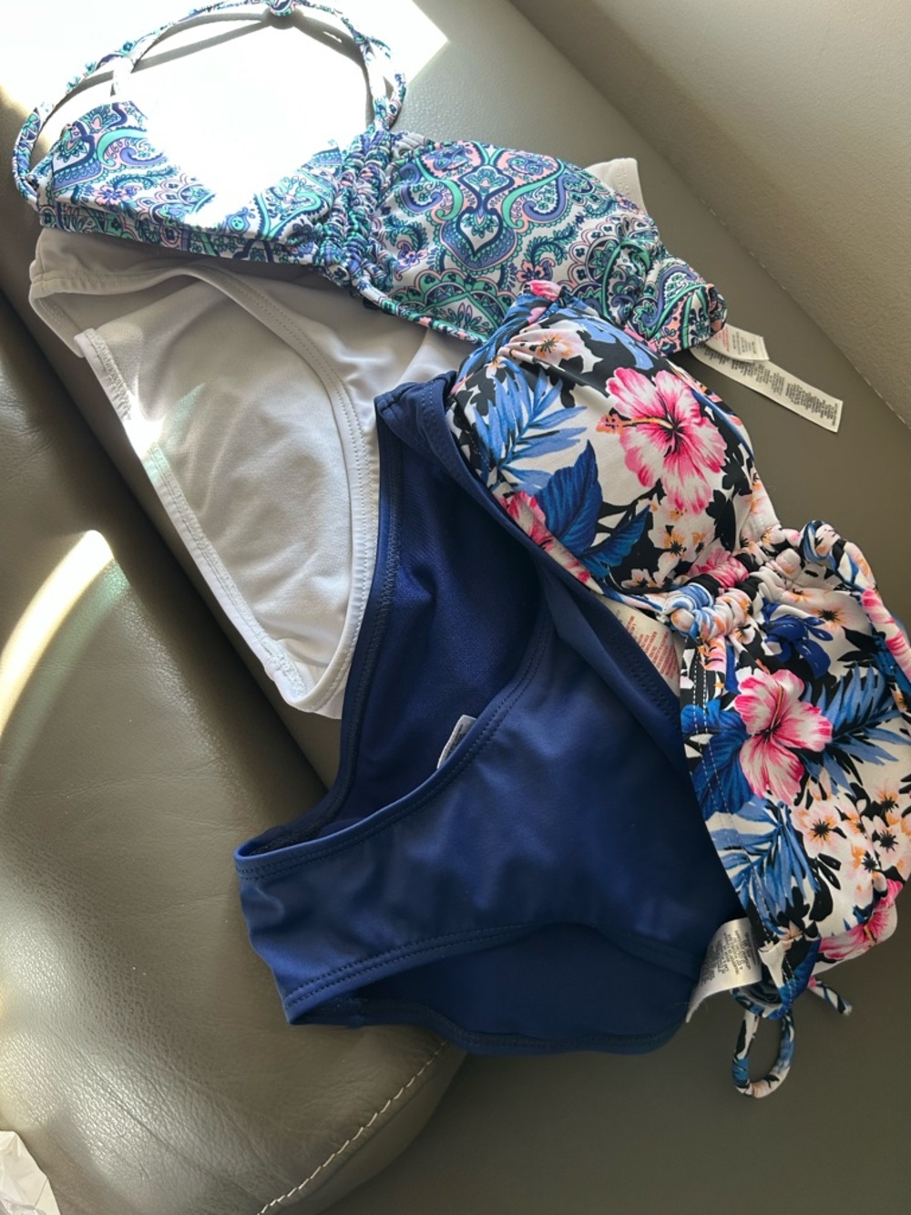 Pre-owned Mixed Bikini halter tops and bottoms Set of 2.